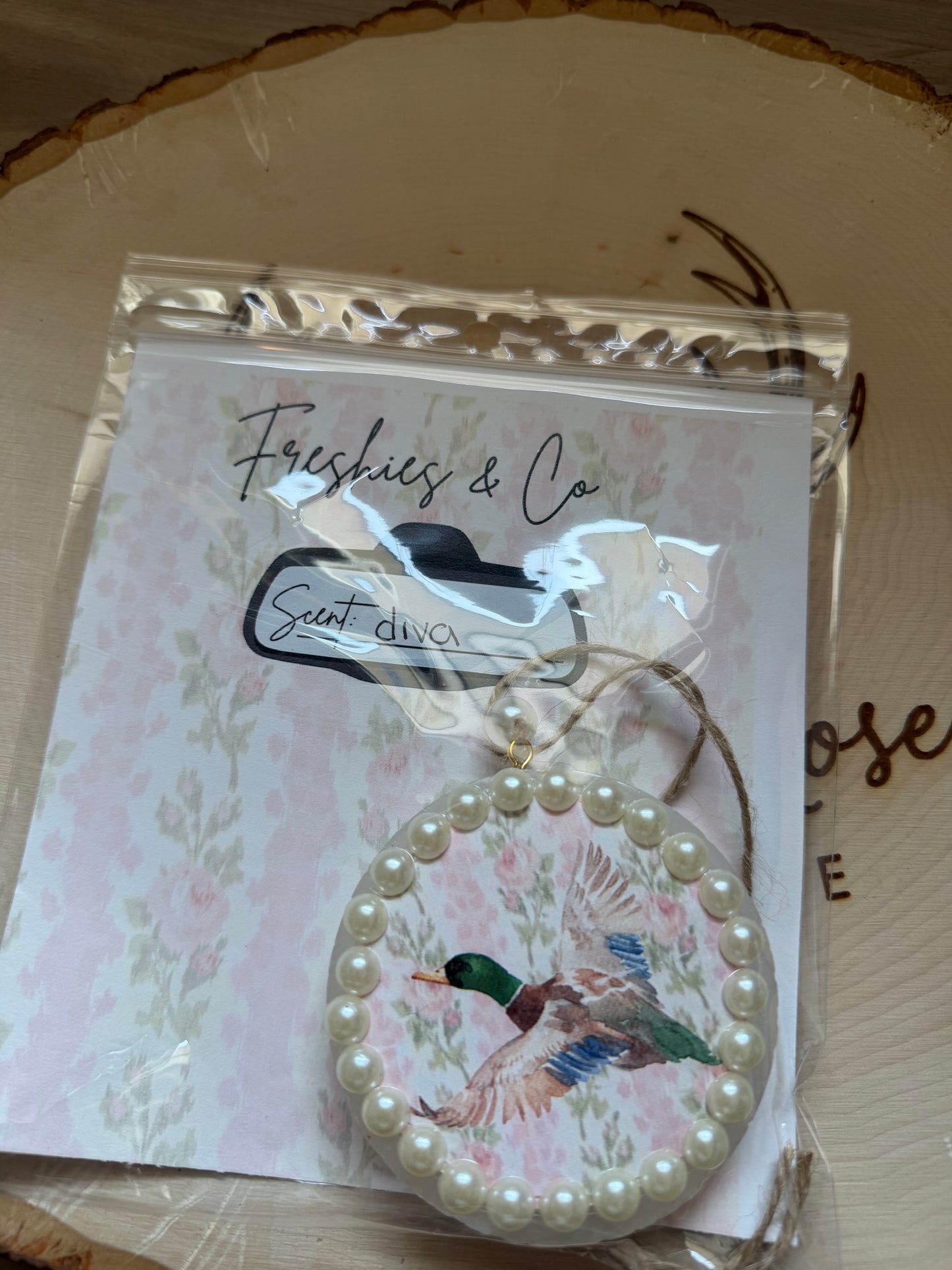 Diva Love Shack Flying Duck