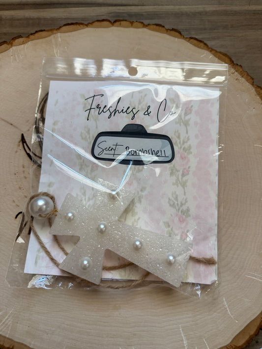 Bombshell Pearl Cross Freshie
