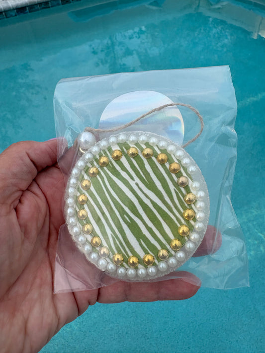 Diva Green Zebra Pearl and Gold Bead Freshie